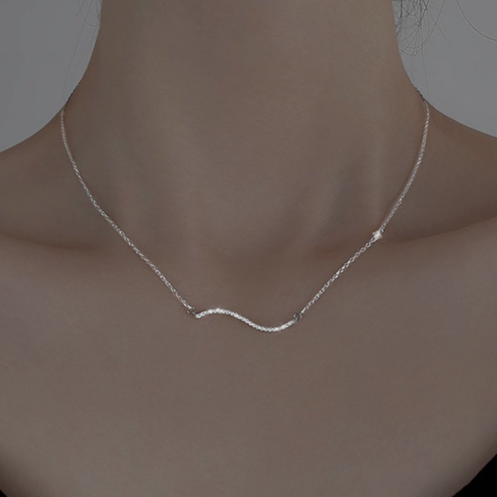 *NEW 925 Sterling Silver Diamond Wave Necklace